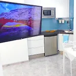 Encantador Con Terraza, Cristianos Appartement