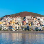 Encantador Con Terraza, Cristianos *