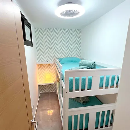 Encantador Con Terraza, Cristianos Apartman