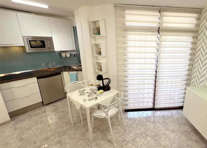 Encantador Con Terraza, Cristianos