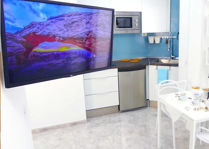 Encantador Con Terraza, Cristianos Apartman