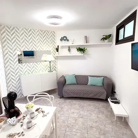 Encantador Con Terraza, Cristianos *