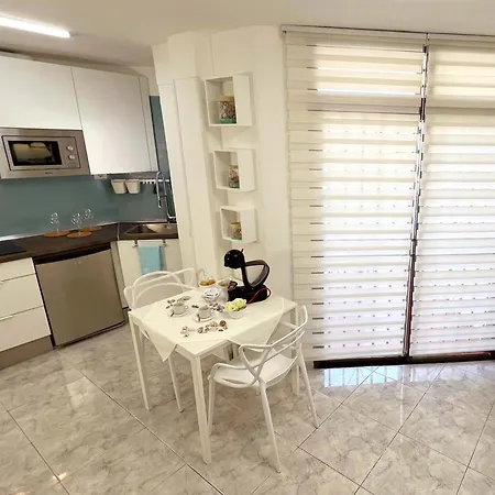 Encantador Con Terraza, Cristianos