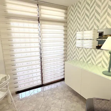 Encantador Con Terraza, Cristianos